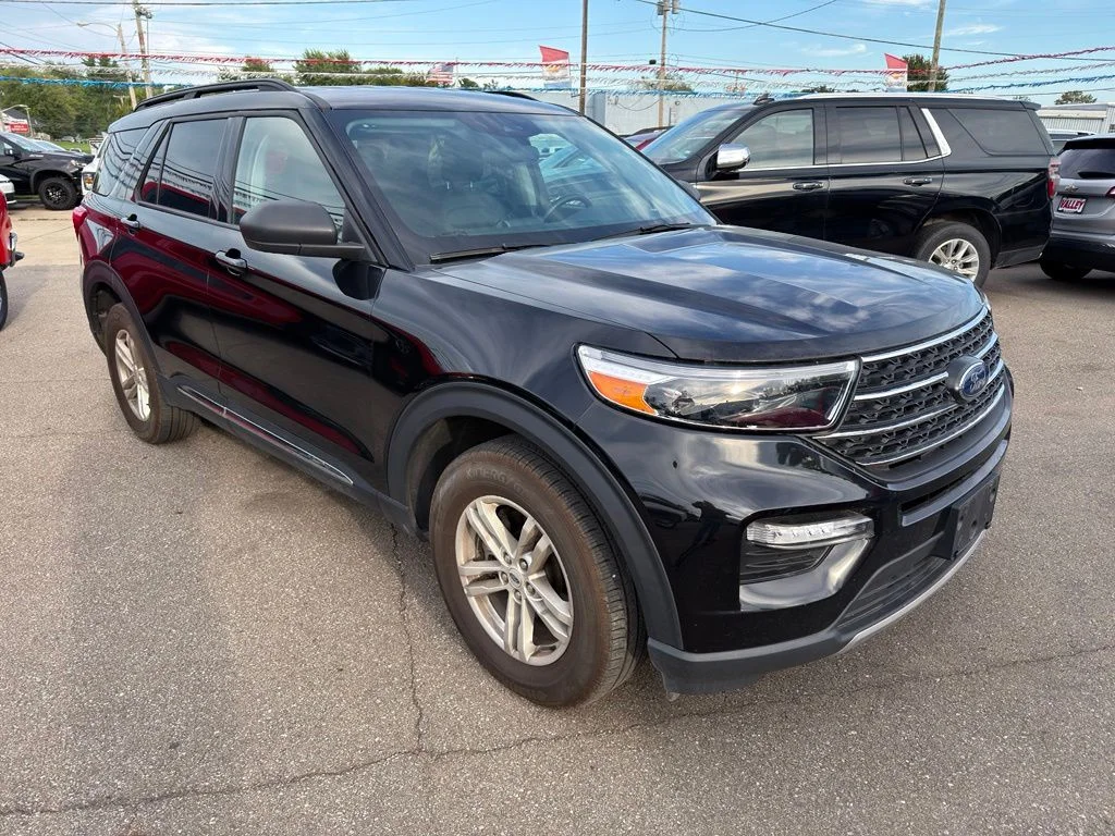 Used 2023 Black Ford XLT image 5