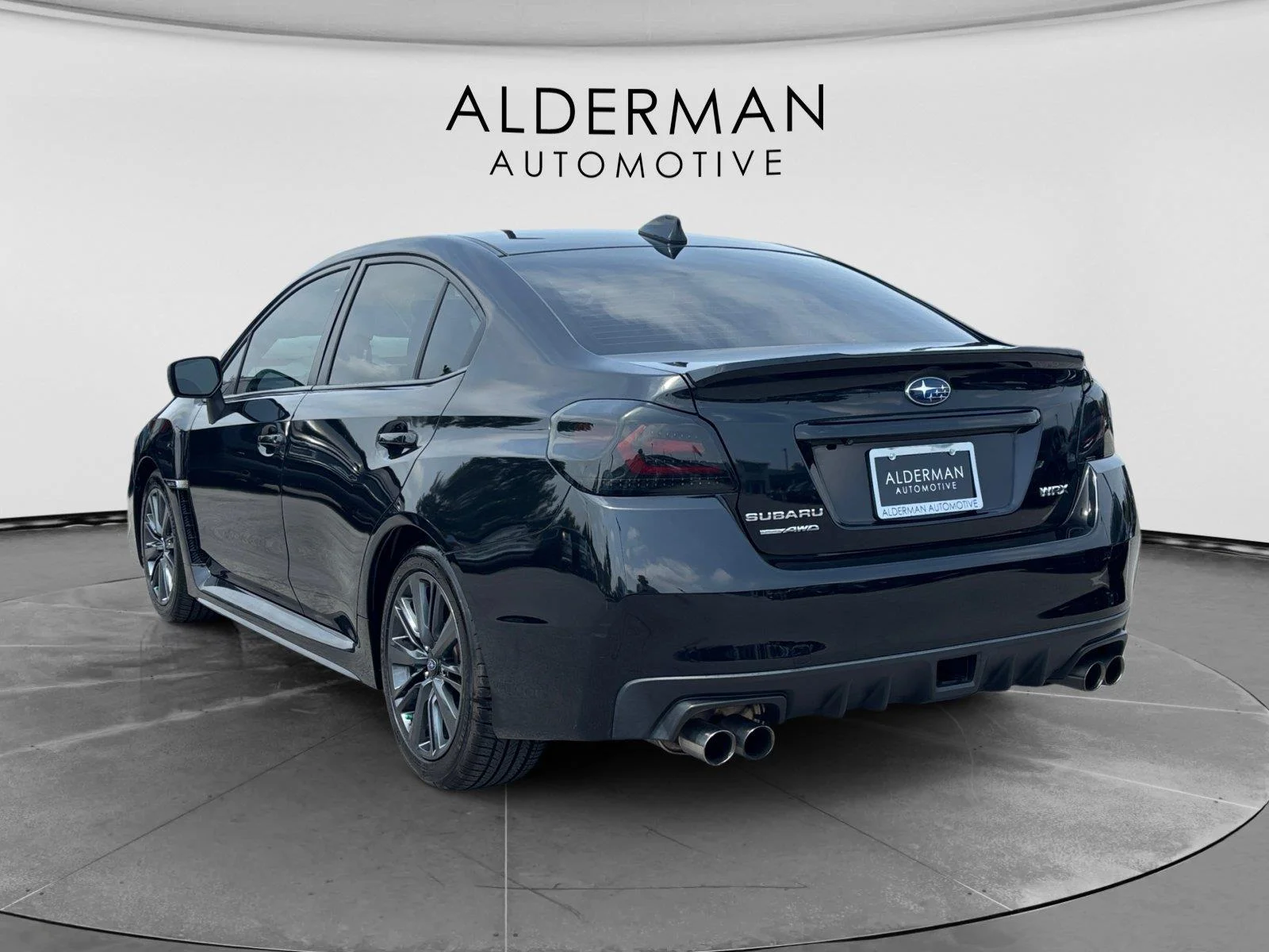 Used 2018 Crystal Black Silica Subaru Base image 3