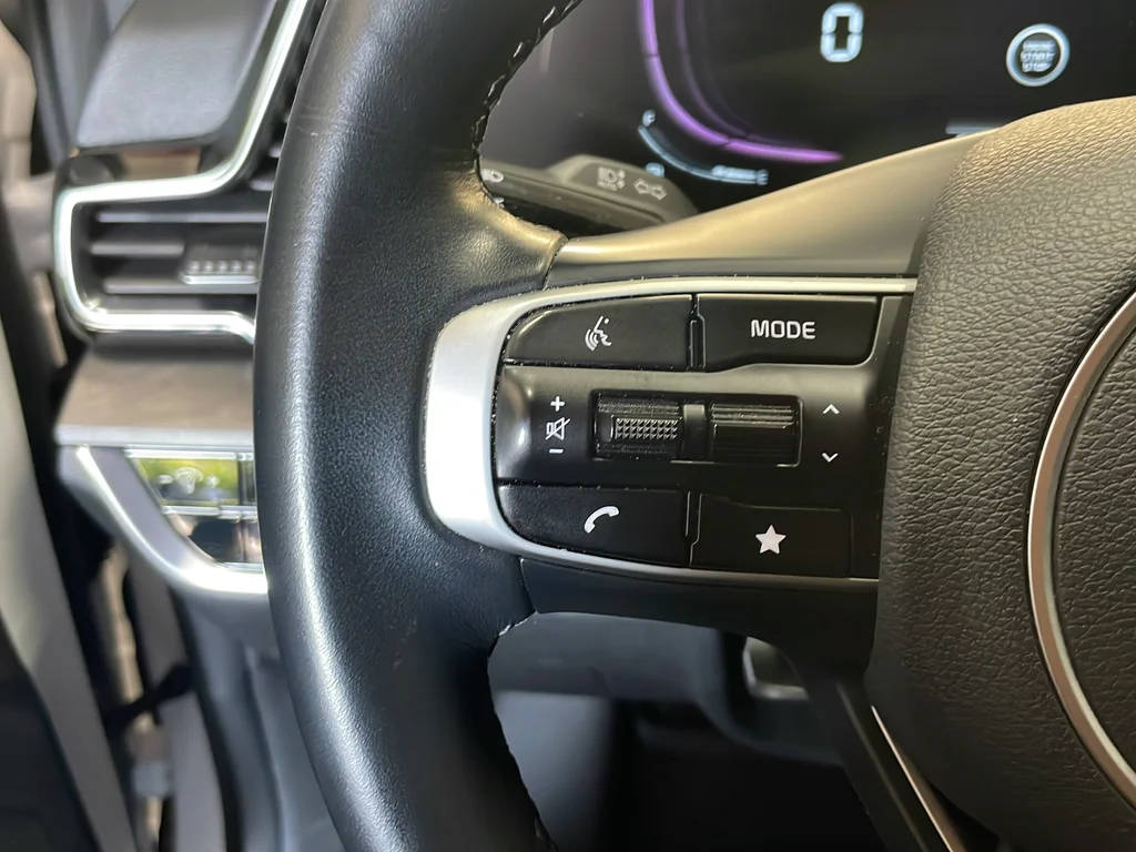 Used 2023 White Kia X-Line image 16