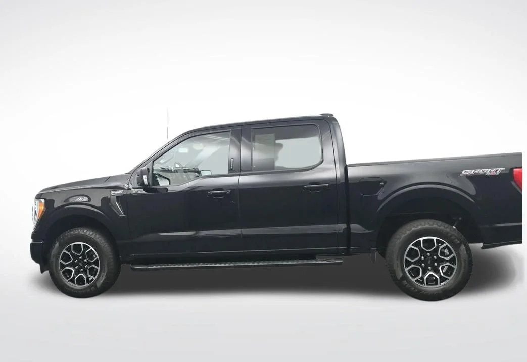 Used 2023 Black Ford XLT image 10