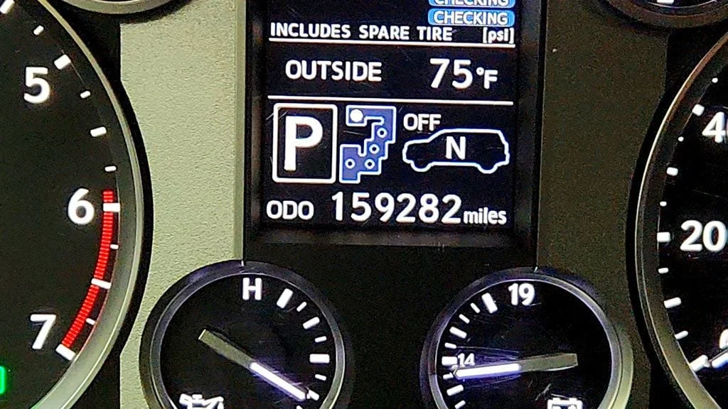 Used 2013 Black Onyx Lexus 4WD 4dr w/ Luxury Package, Mark Levinson & Rear Entertainment image 16