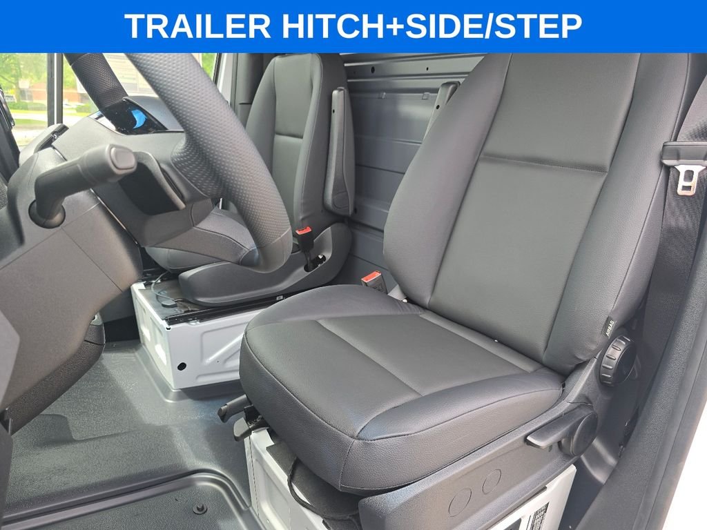 New 2026 Arctic White Mercedes-Benz Cargo 144 WB image 17