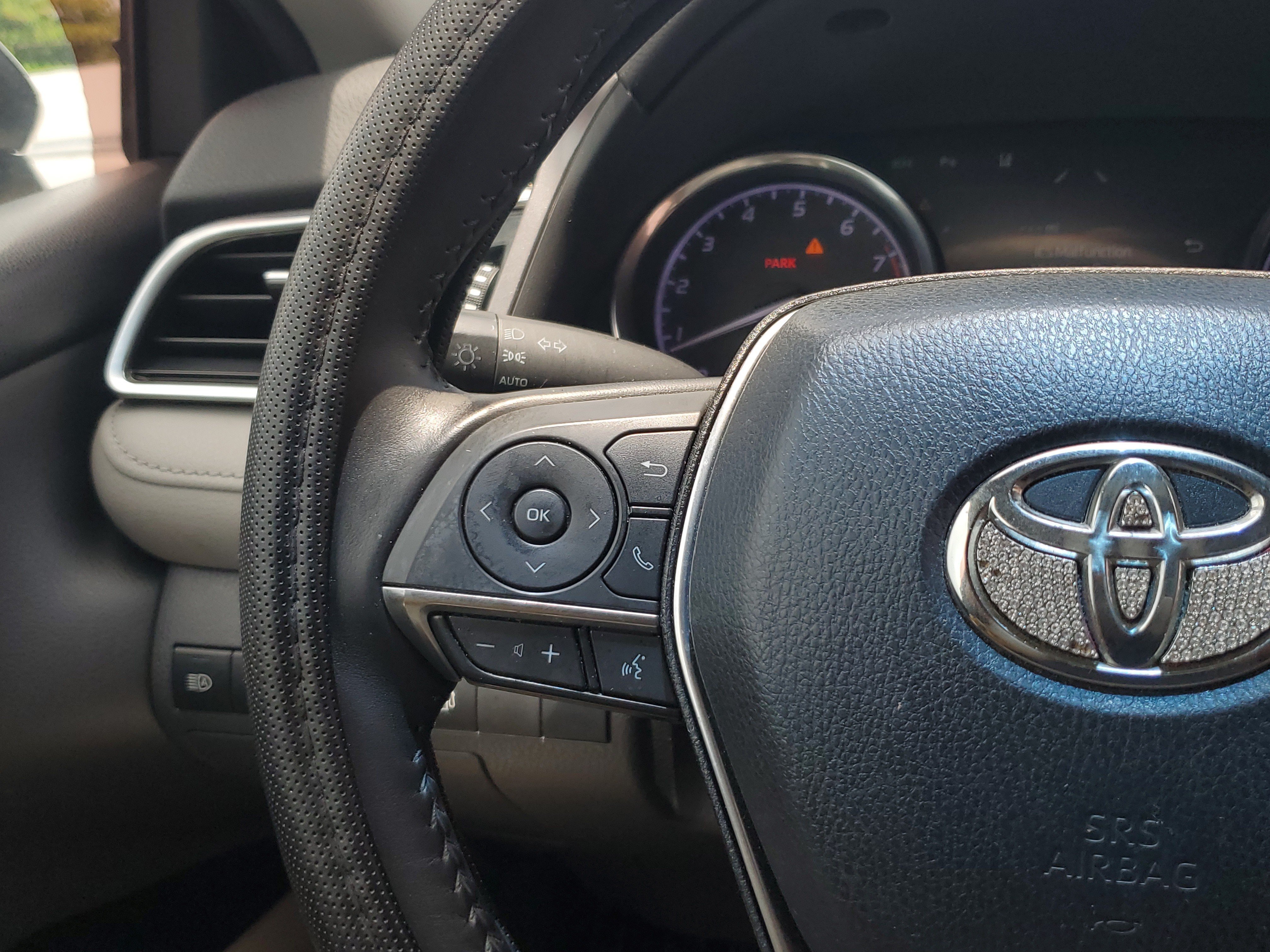 Used 2018 Midnight Black Metallic Toyota XLE image 24