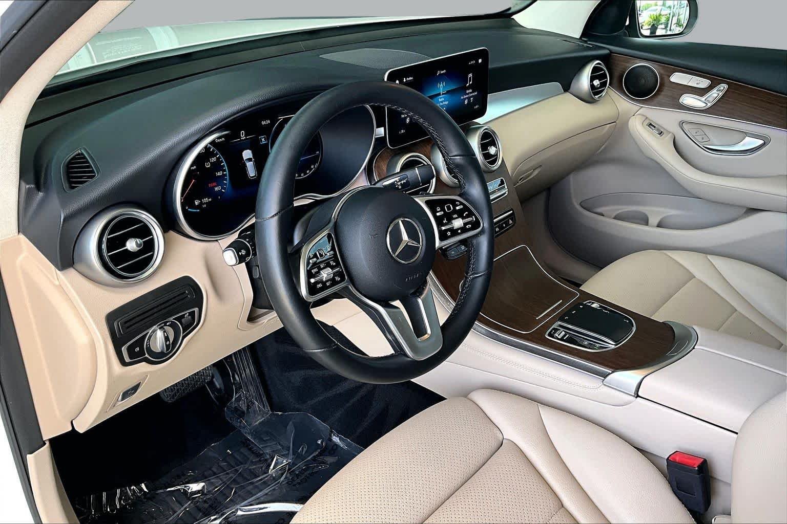 Used 2020 Polar White Mercedes-Benz GLC 300 image 16