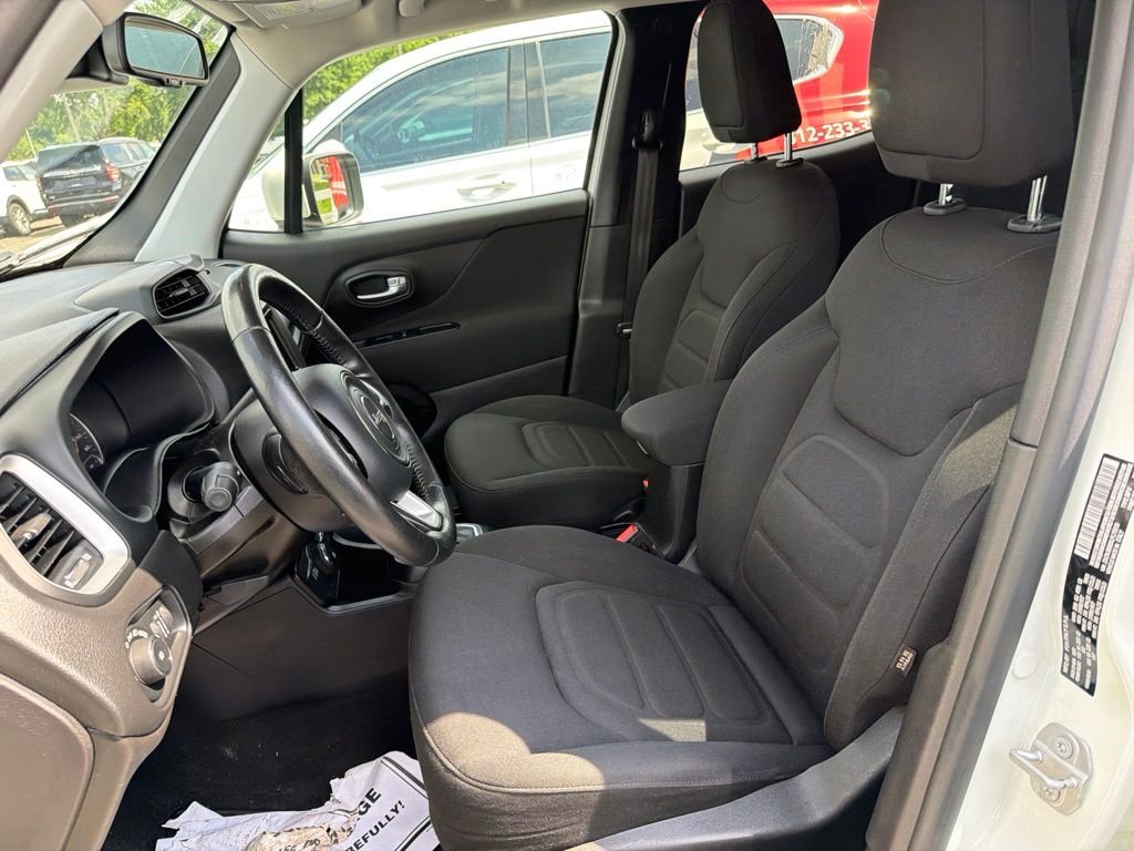 Used 2020 White Jeep Latitude image 13