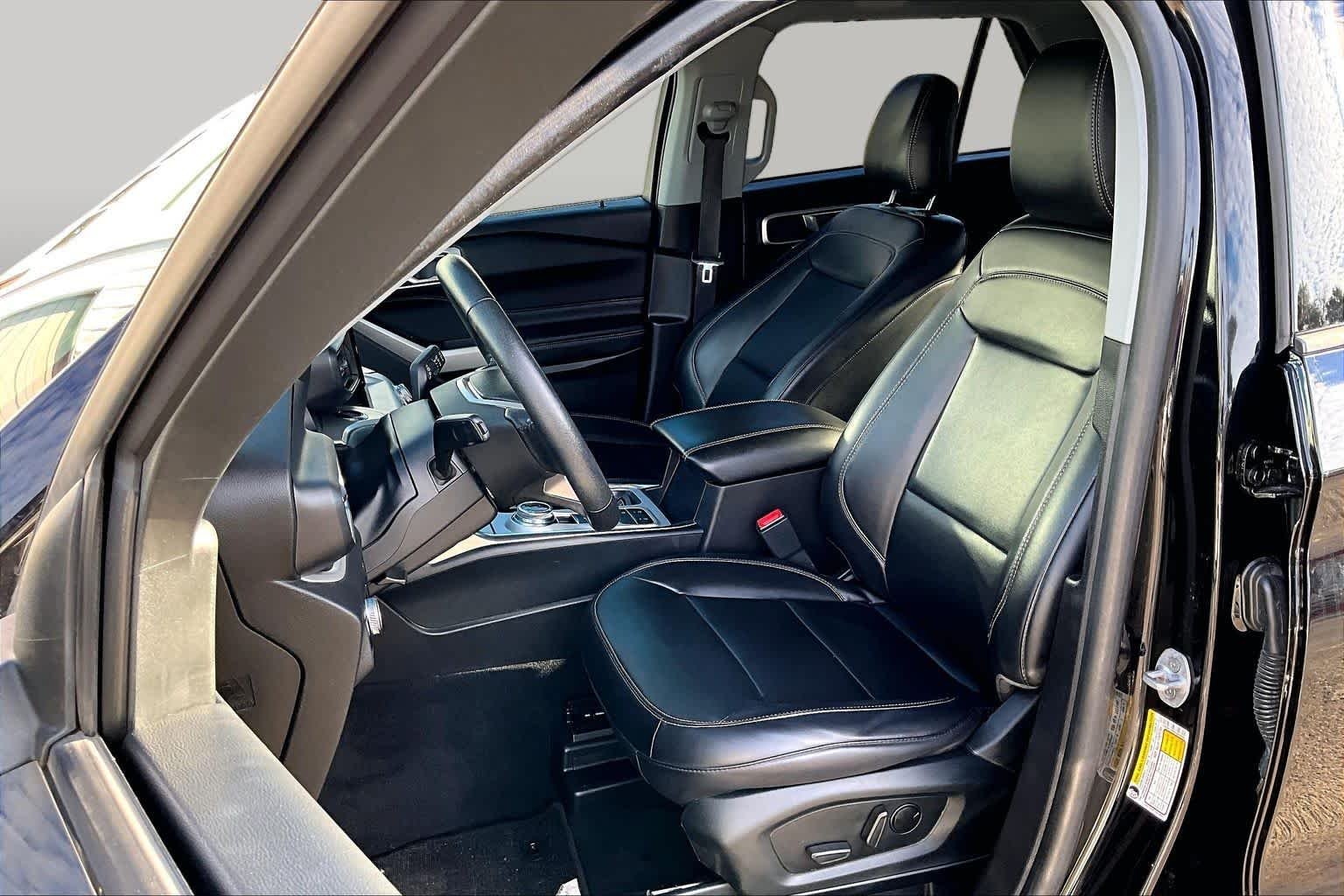 Used 2023 Agate Black Metallic Ford XLT image 11