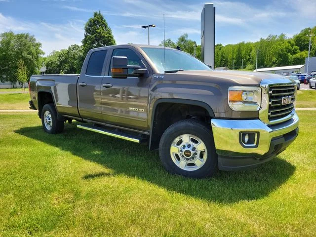 2015 GMC Sierra 4WD Double Cab Standard Box SLE's photo