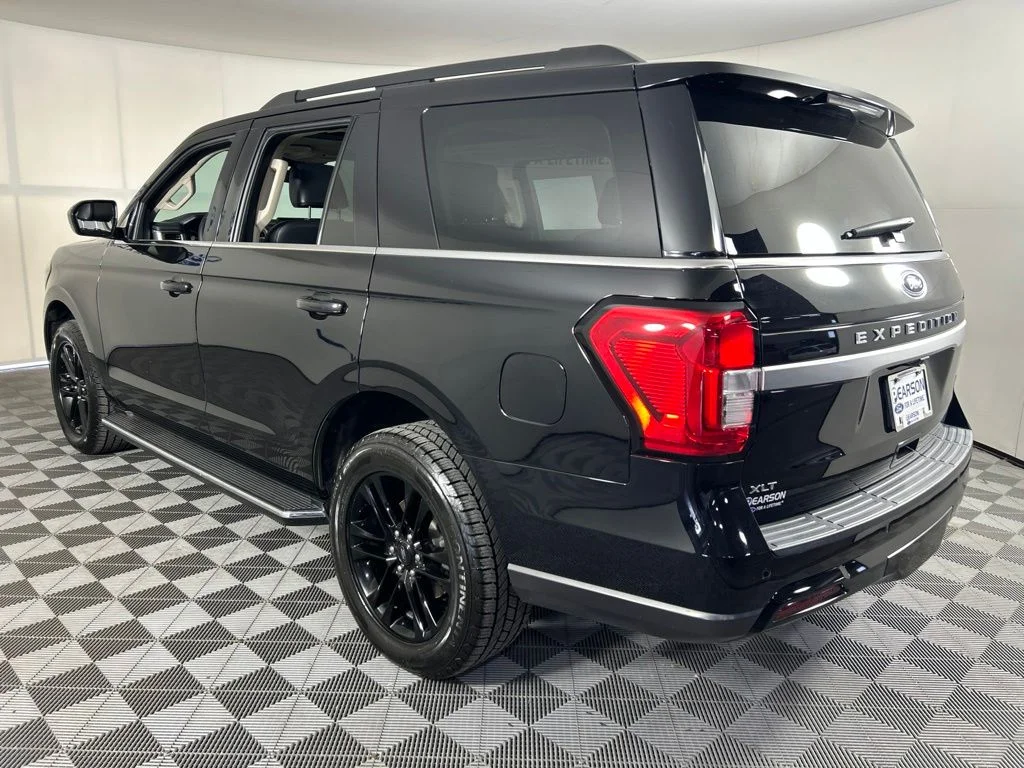Used 2022 Black Ford XLT image 10