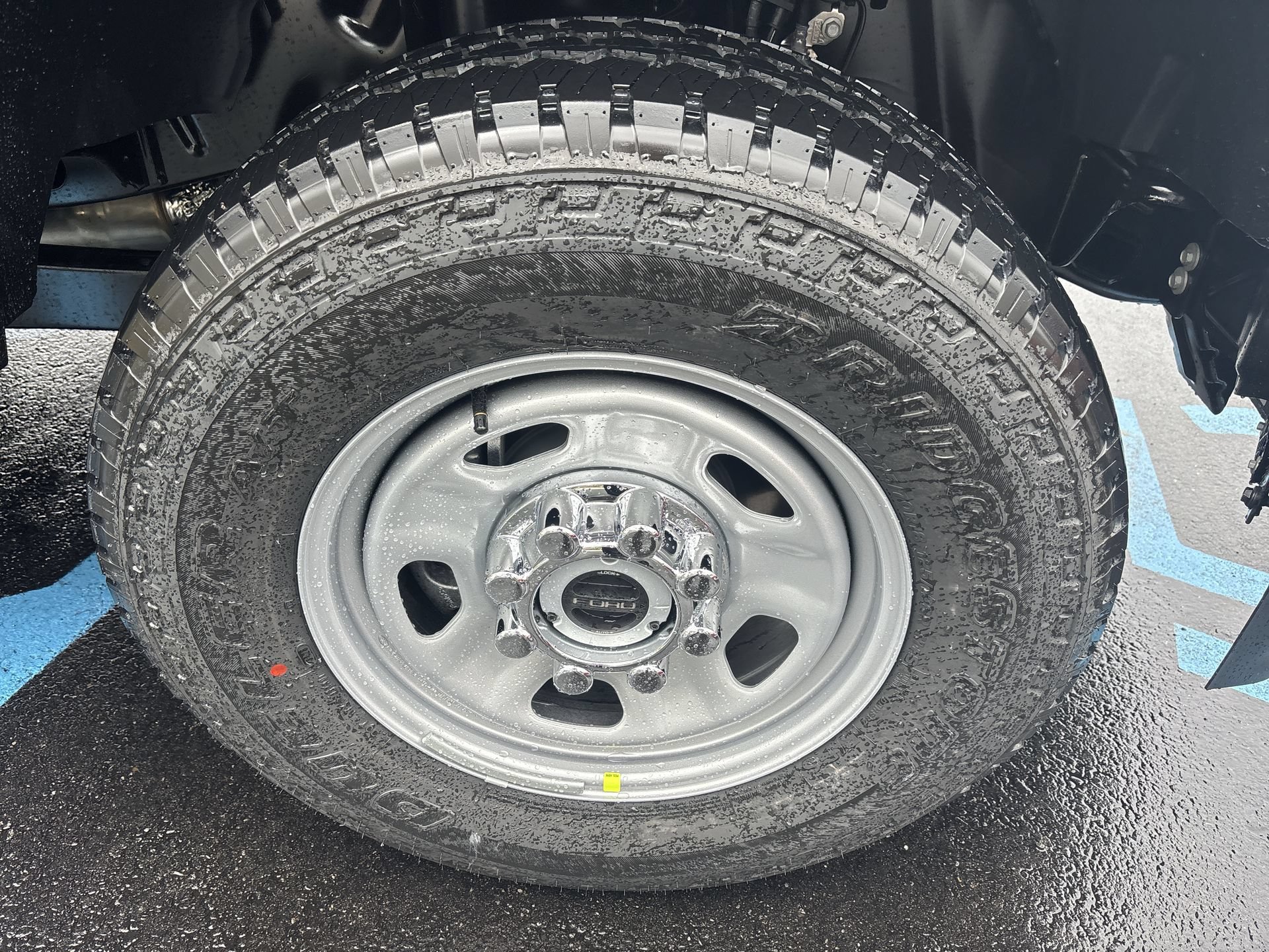 New 2027 Agate Black Metallic Ford F-350® XL image 16