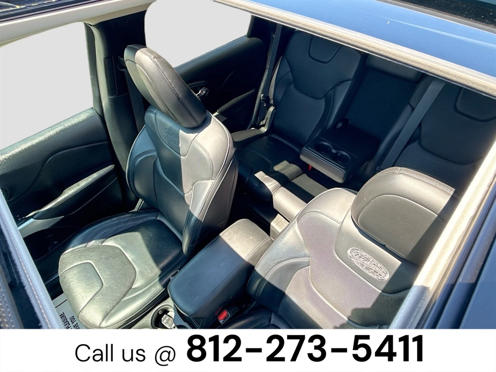Used 2017  Jeep Overland image 22