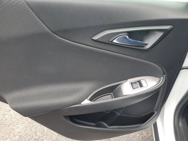 Used 2022 White Chevrolet LT image 41