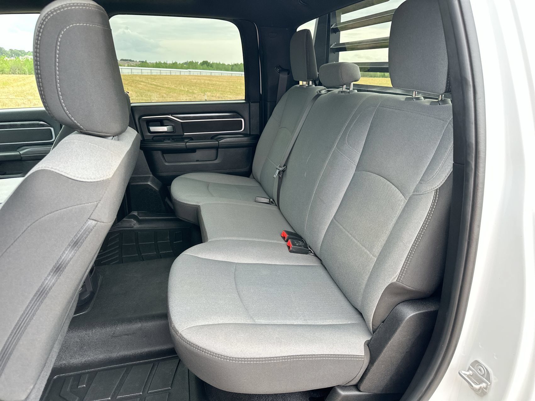 2024 RAM Ram 3500 Chassis Cab SLT - Photo 20