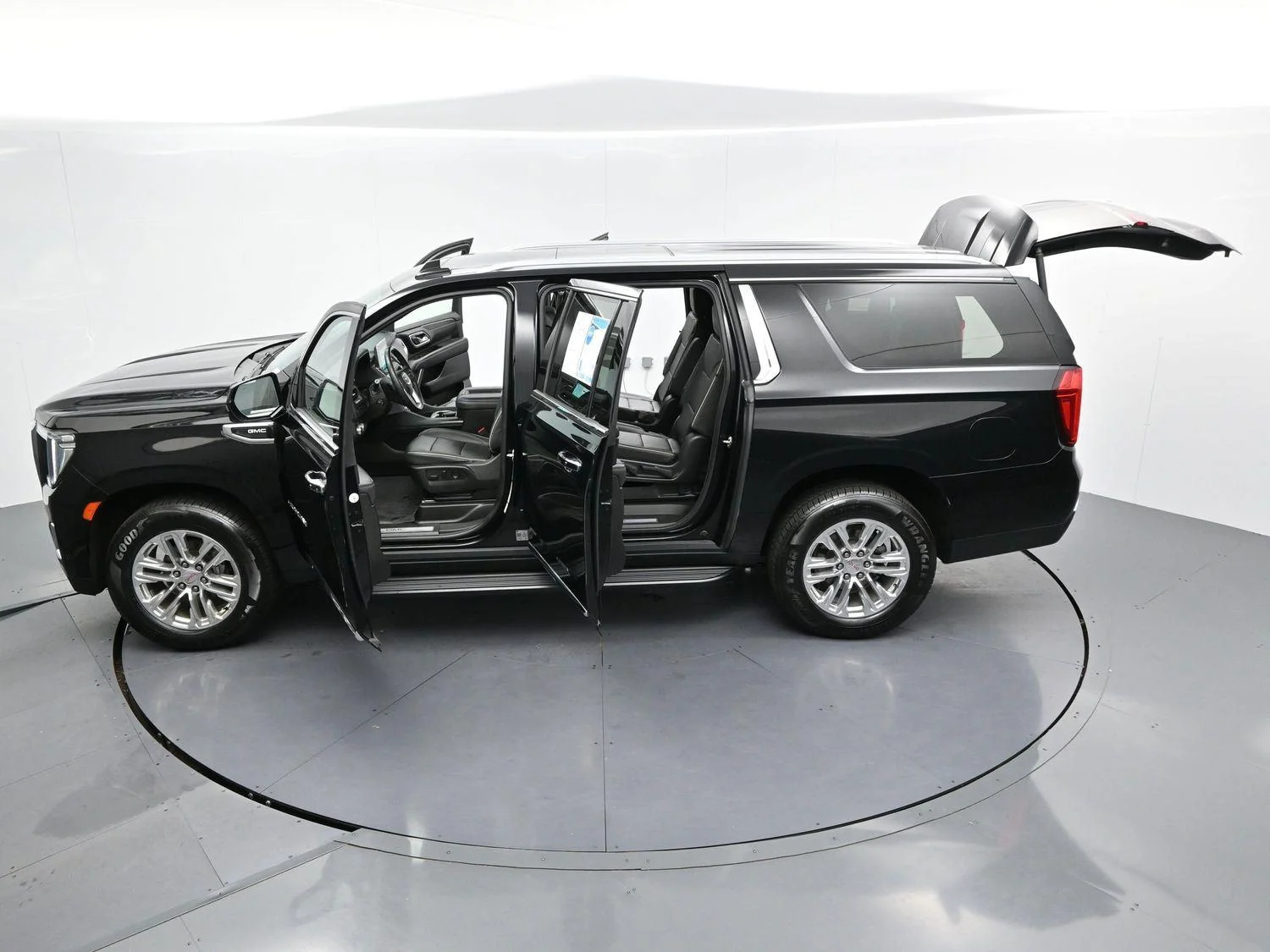 Used 2023 Onyx Black GMC SLT image 48