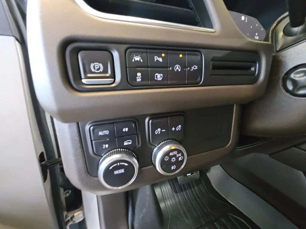 Certified Used 2022 Pearl Beige Metallic GMC SLT image 32