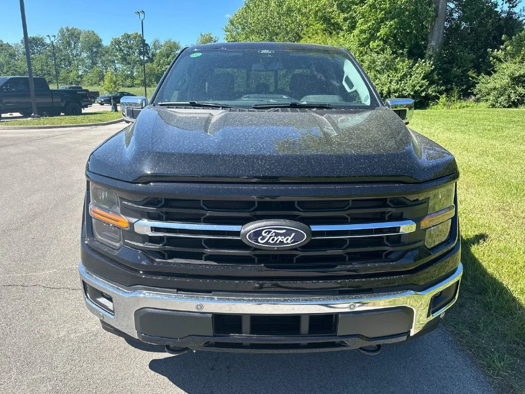 New 2026 Black Ford XLT image 2