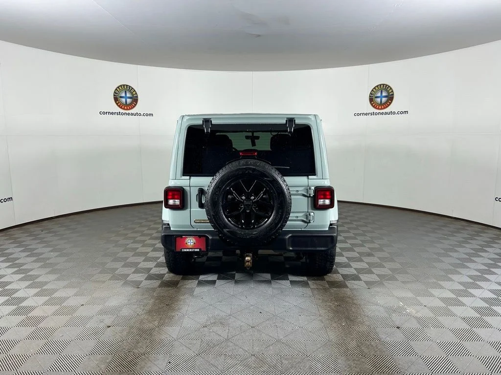 Used 2023 Gray Jeep  image 20