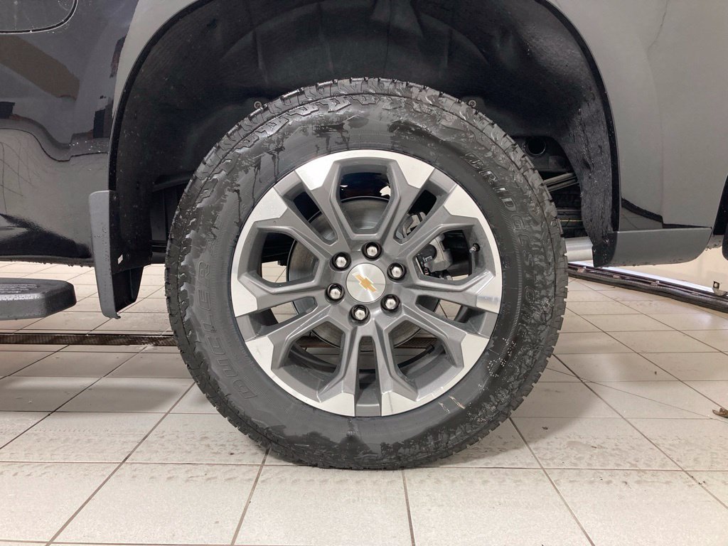 New 2026 Black Chevrolet High Country image 22