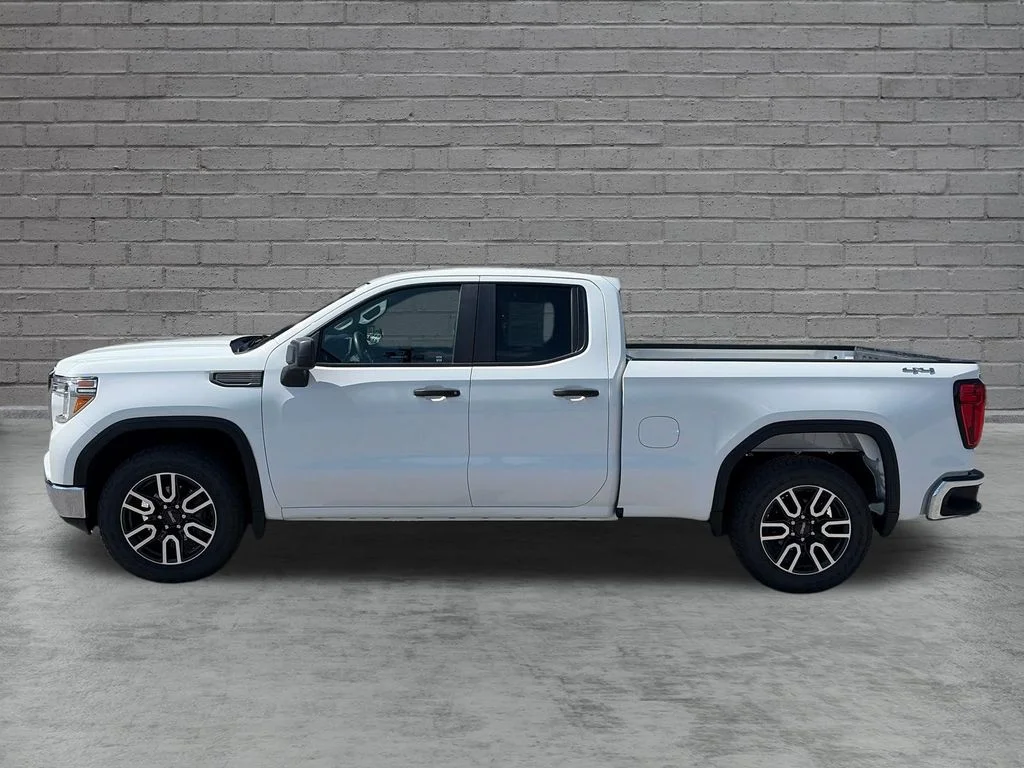 Used 2021 Summit White GMC Base image 3