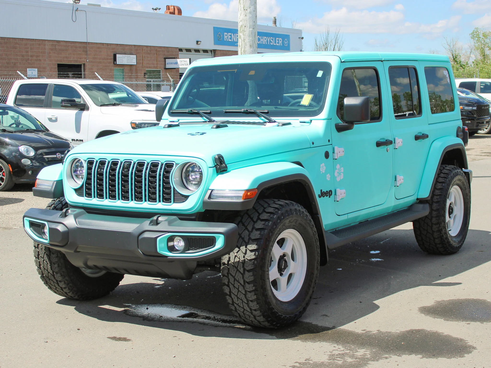 Certified Used 2025 White Jeep Sahara * No Accidents | Tiffany Blue | McKinley Leather | Adaptive Cruise | Apple CarPlay | Alpine image 11