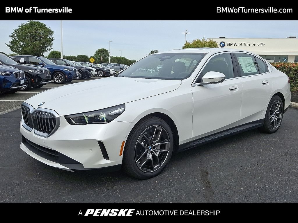 Certified Used 2026 Mineral White Metallic BMW 530i xDrive image 1