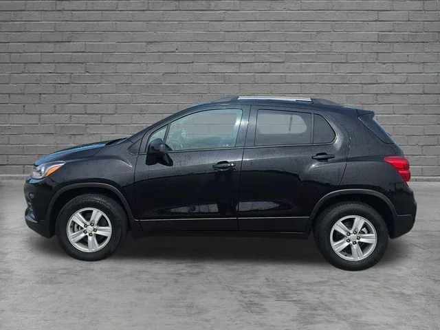 Used 2022 Chevrolet Trax LT with VIN KL7CJPSM5NB532503 for sale in Clanton, AL
