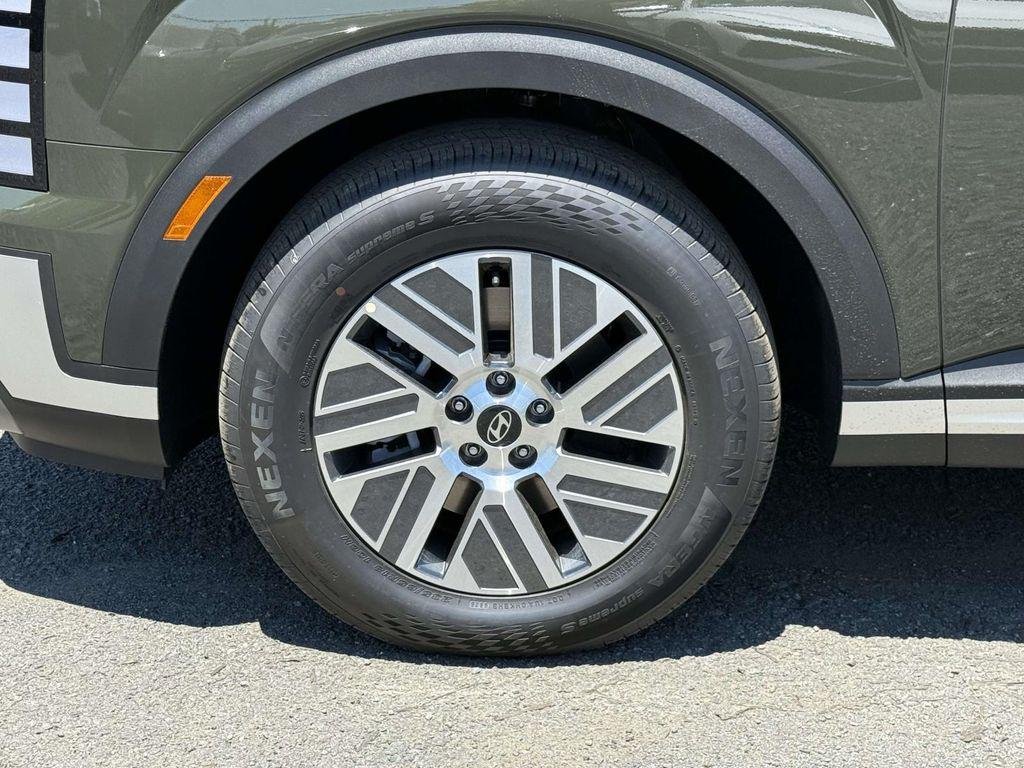 New 2026 Titan Green Hyundai SEL 8P image 11