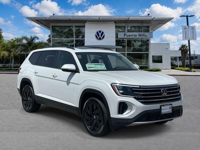 New 2026 White/off-white Volkswagen 2.0T SE w/Technology image 1