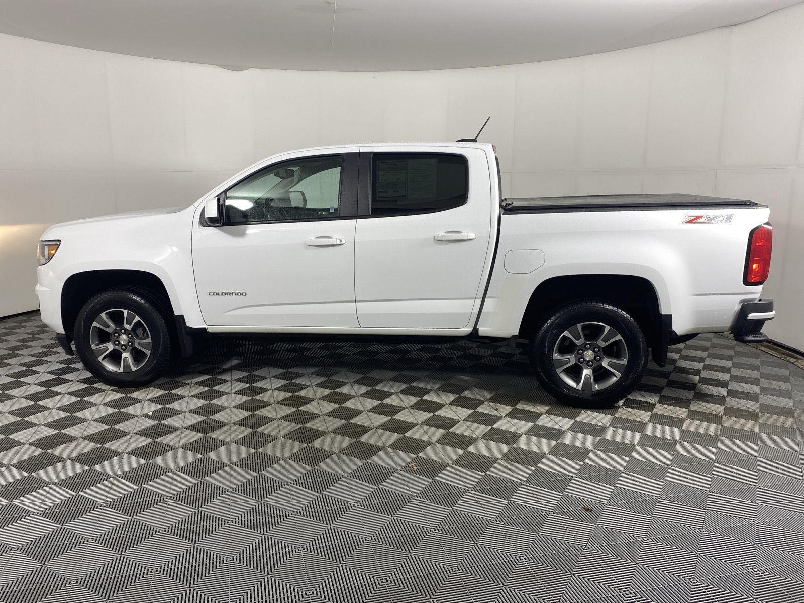 Used 2016 Summit White Chevrolet 4WD Z71 image 4