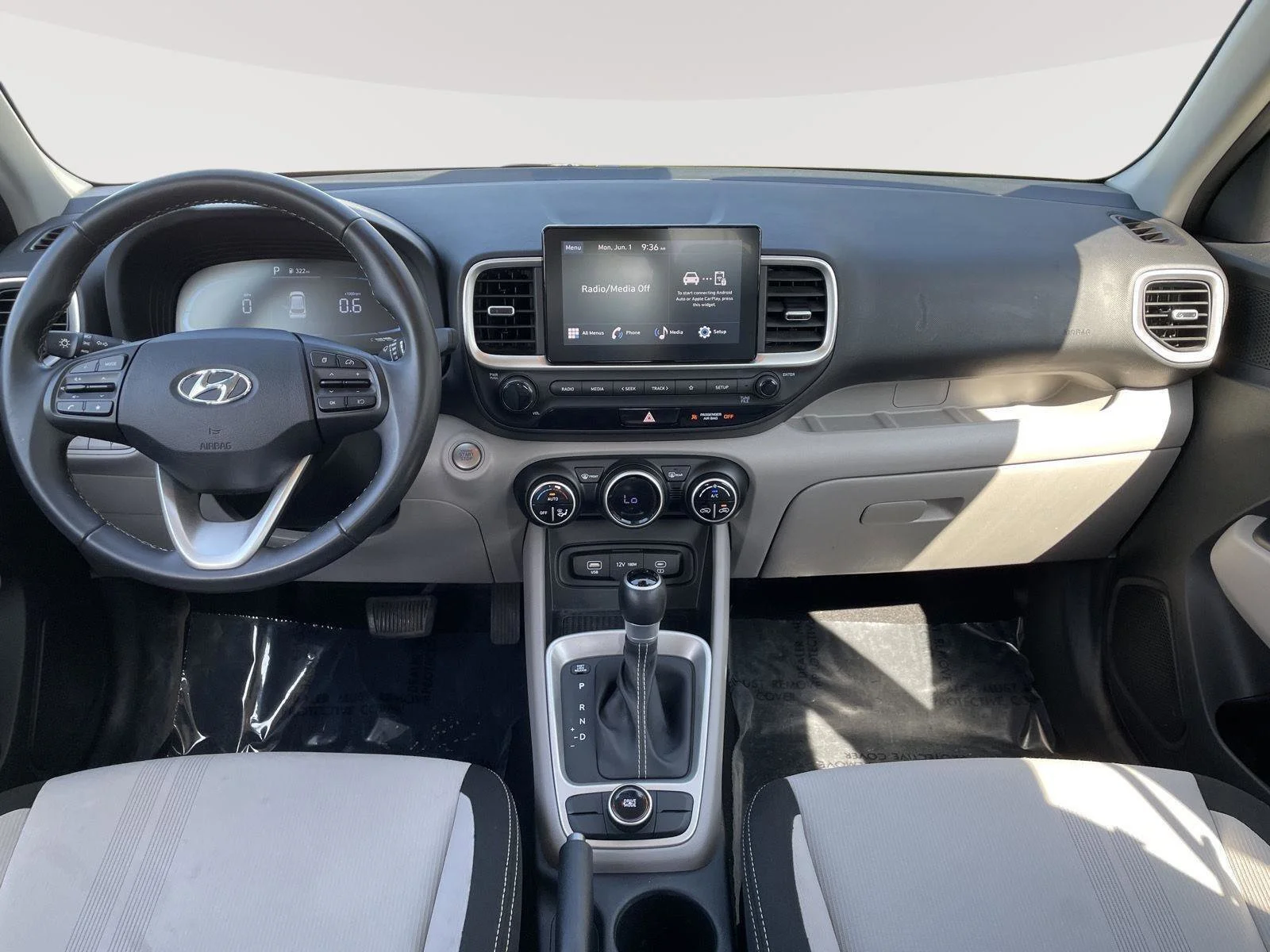 Used 2024 Lunar White Hyundai SEL image 16