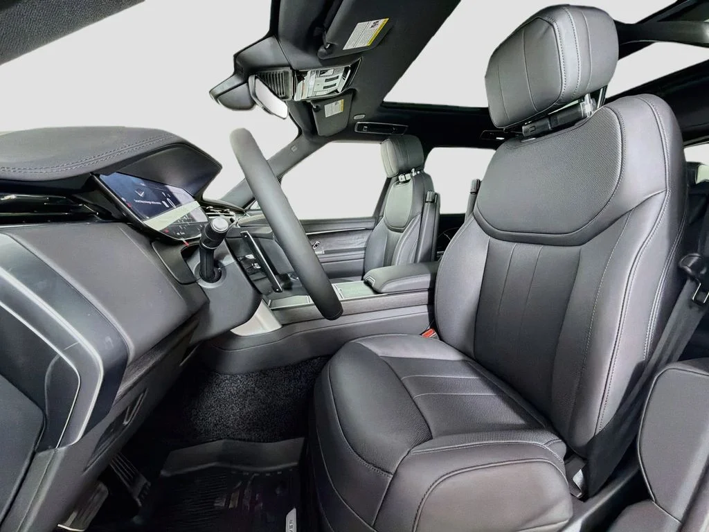 New 2026 Santorini Black Land Rover SE image 22