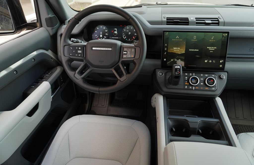 Used 2026 Gray Land Rover X-Dynamic SE image 16