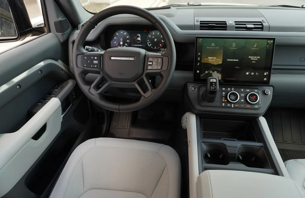 Used 2026 Gray Land Rover X-Dynamic SE image 16