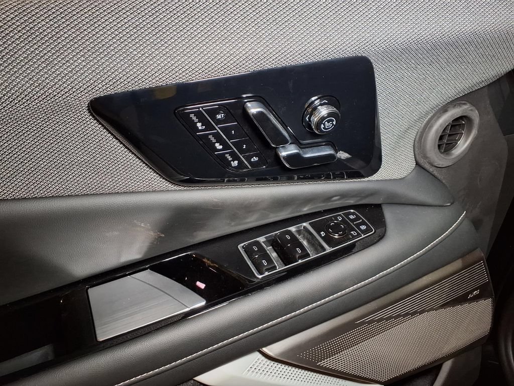2026 Cadillac OPTIQ Premium Luxury - Photo 15