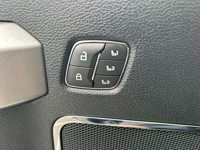 Used 2020 Black Metallic Ford Lariat image 36