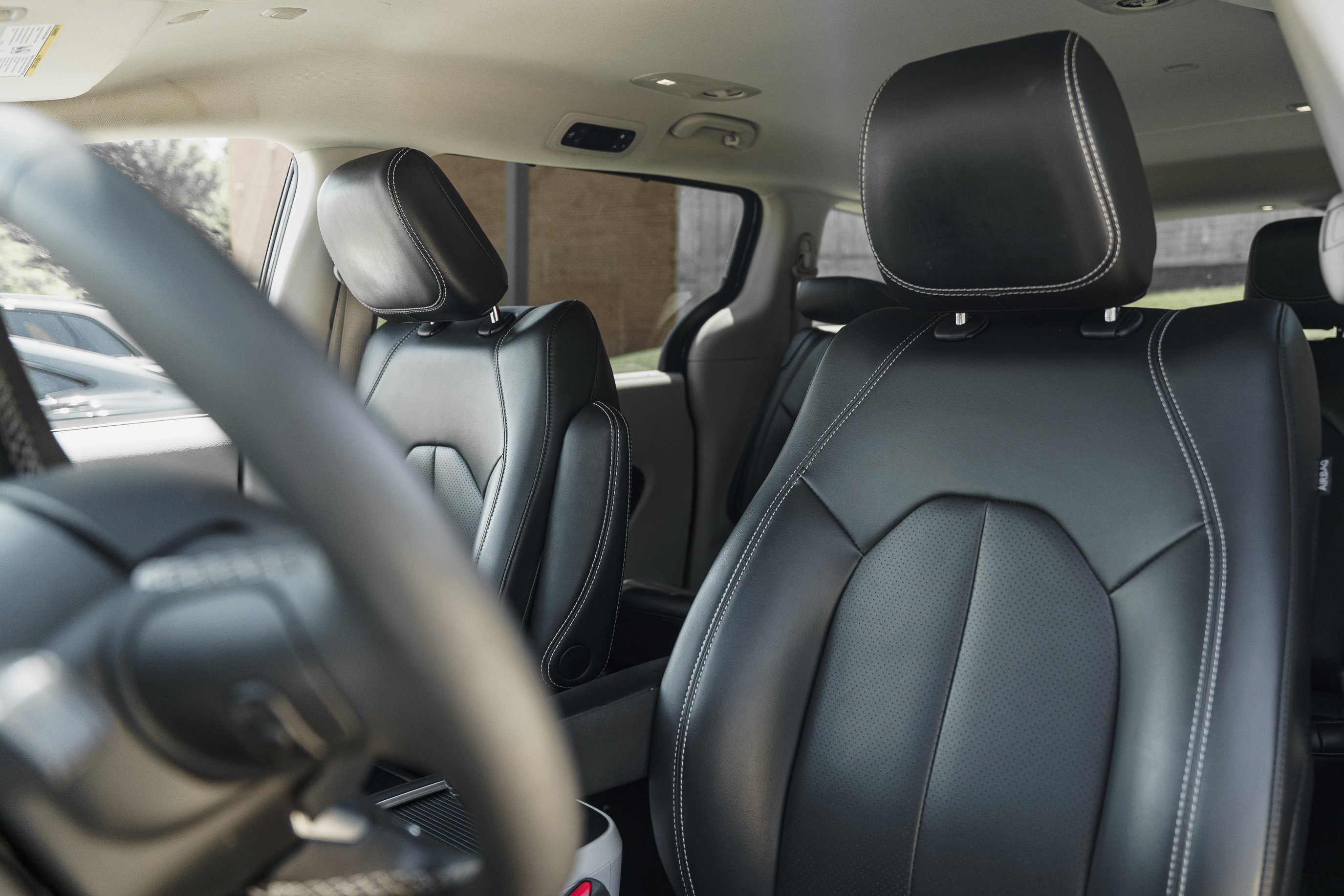 Used 2023 Fathom Blue Pearlcoat Chrysler Touring L image 19