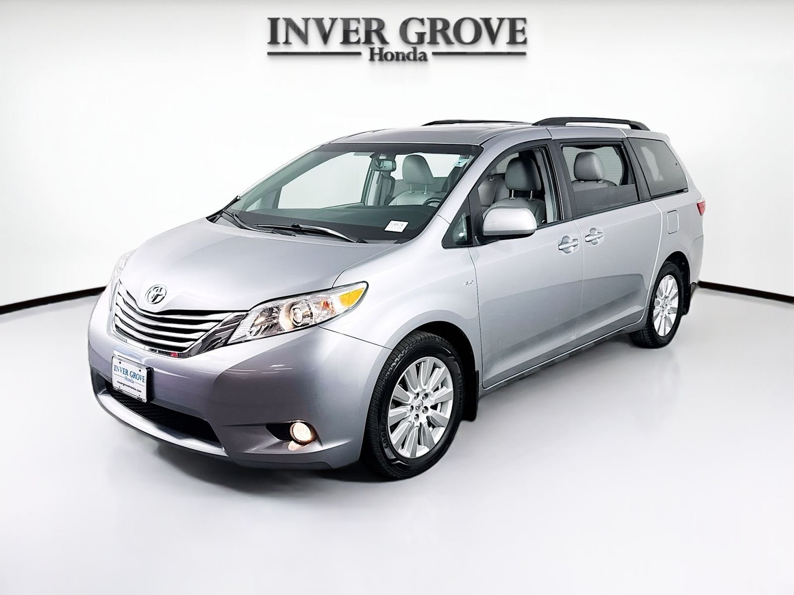 Used 2017 Silver Sky Metallic Toyota XLE Premium AWD image 1