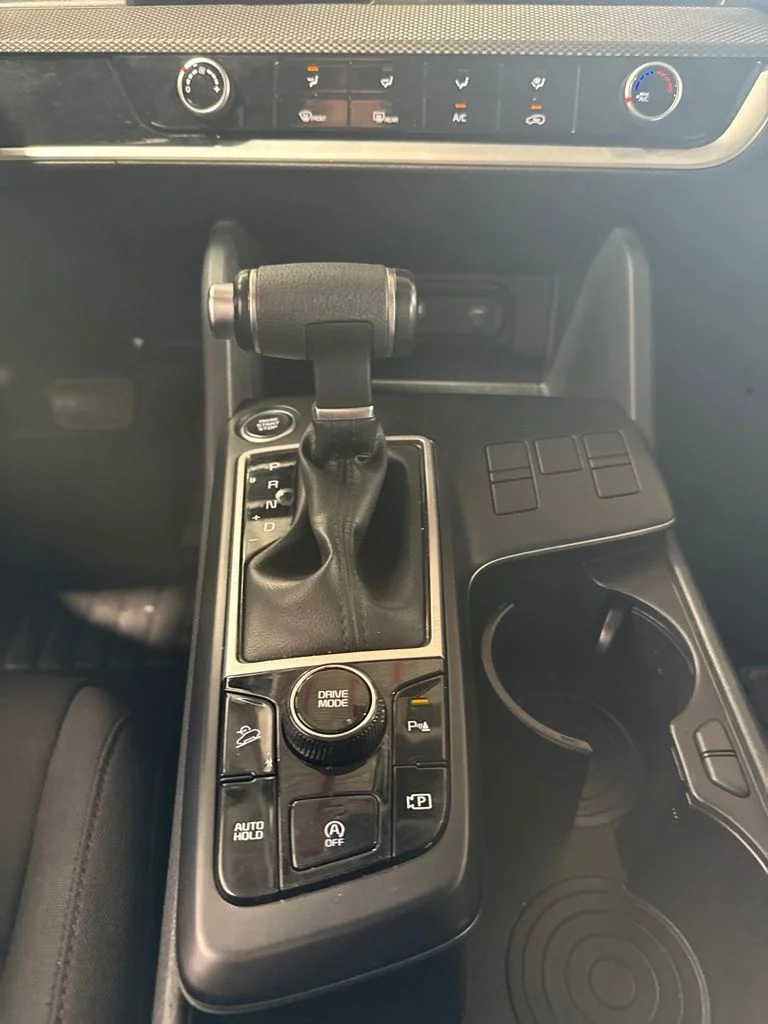 Used 2025 Green Kia LX image 37