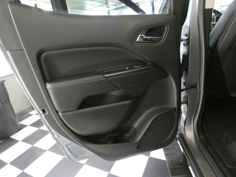 Used 2022 GRAY GMC 4WD Crew Cab 128" AT4 w/Cloth image 19