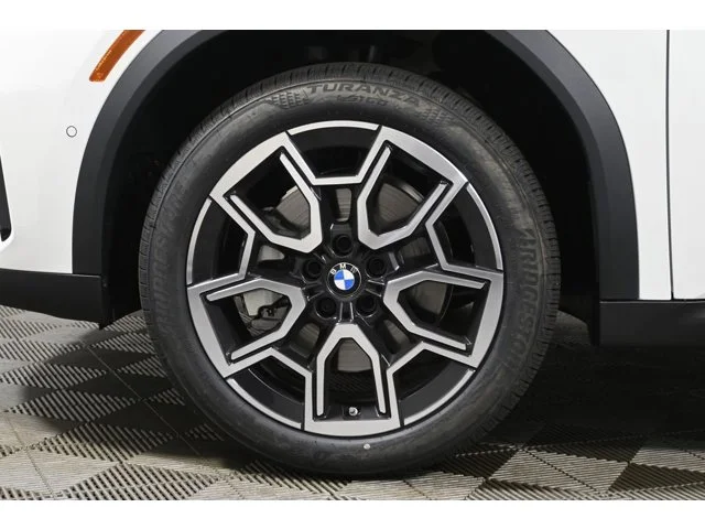 New 2026 Alpine White BMW xDrive28i image 12