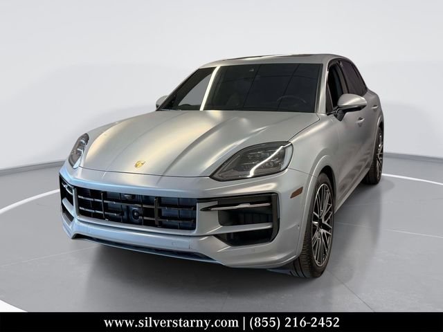2025 Porsche Cayenne GTS's photo