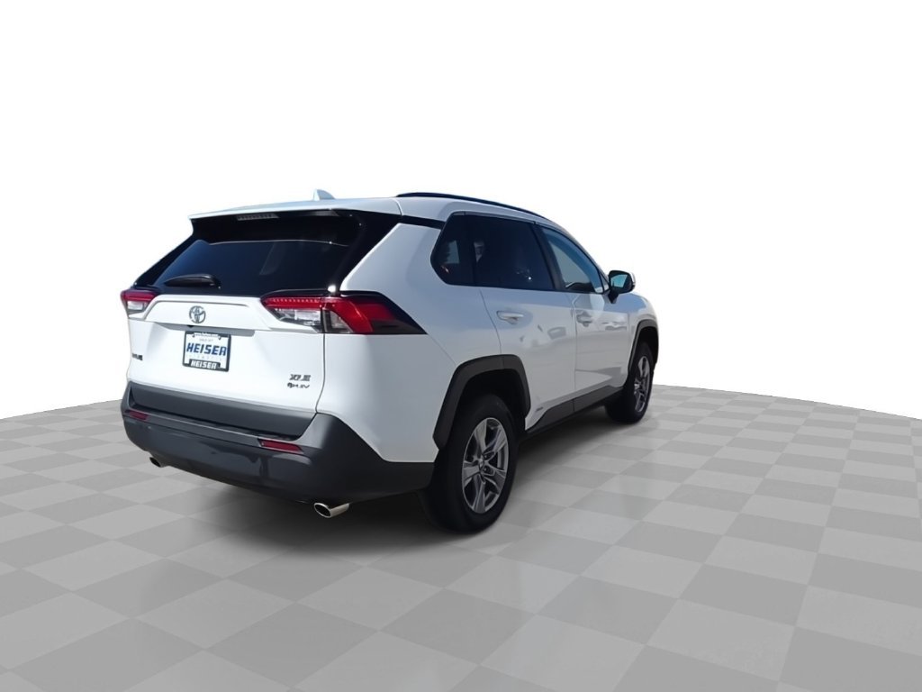 Used 2025 White Toyota XLE image 8
