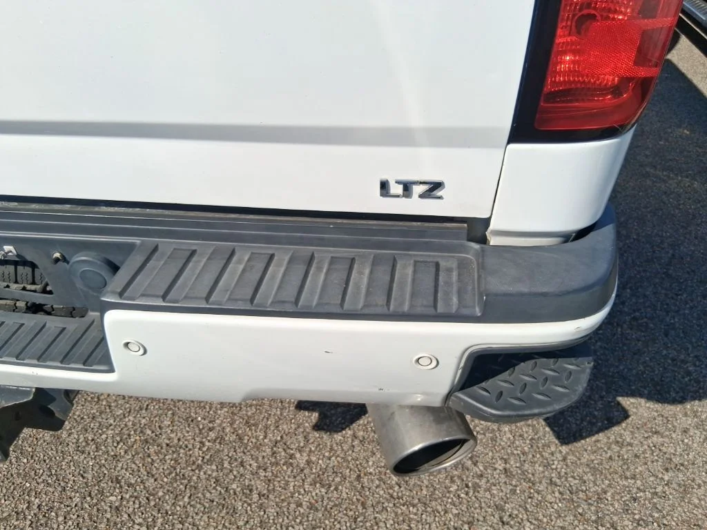 Used 2017 White Chevrolet LTZ image 9