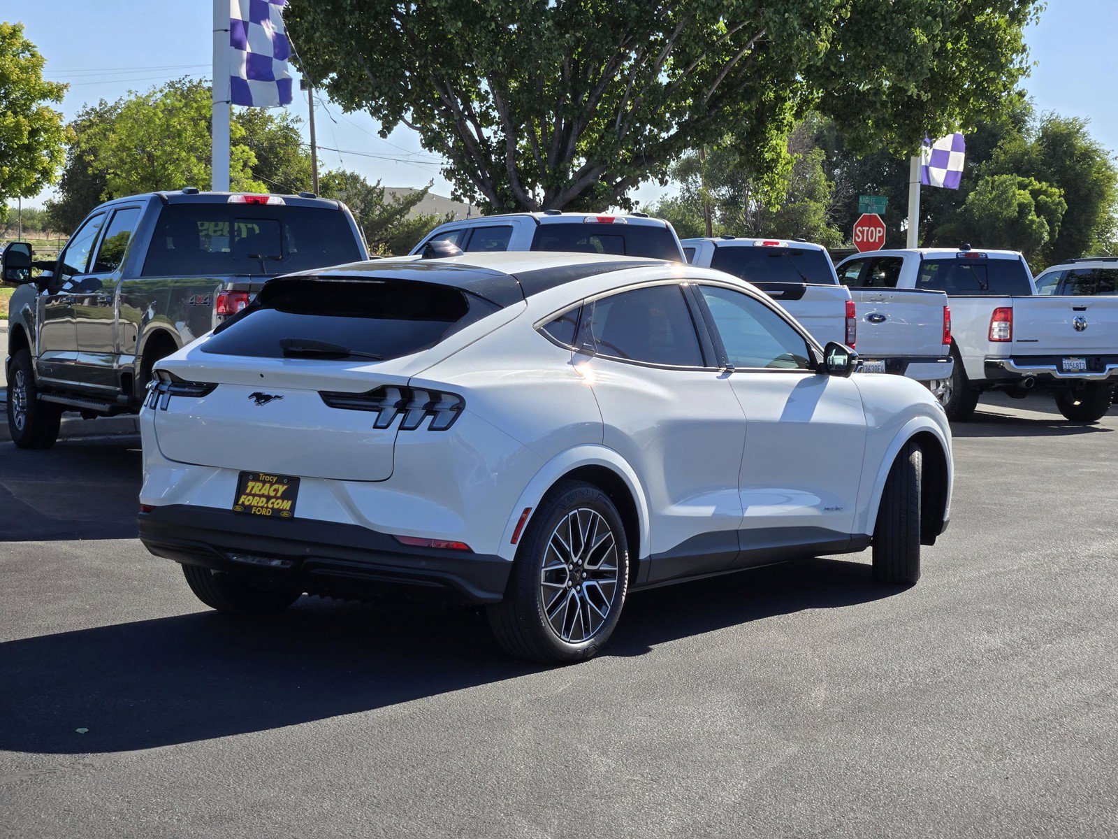 New 2026 Star White Metallic Tri-coat Ford Premium image 4