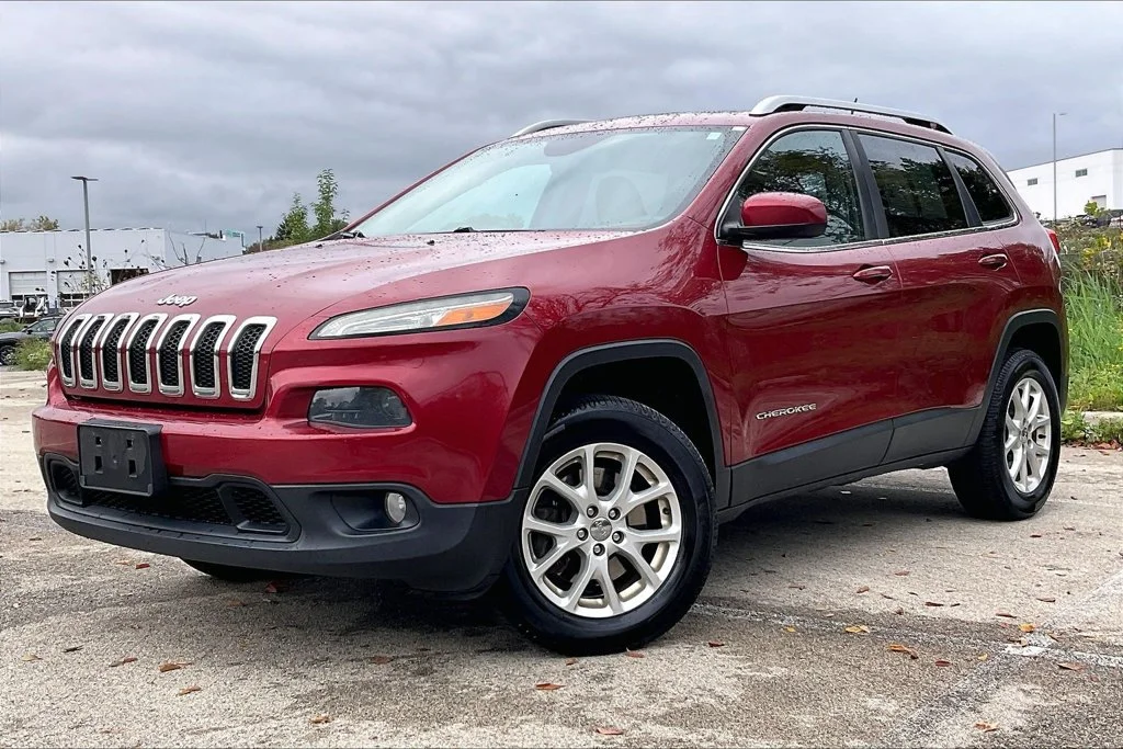 Used 2014 Jeep Cherokee Latitude with VIN 1C4PJMCS1EW281360 for sale in Palatine, IL