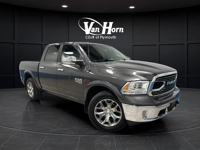 2019 RAM 1500 Classic Laramie 4x4 Crew Cab 5'7's photo
