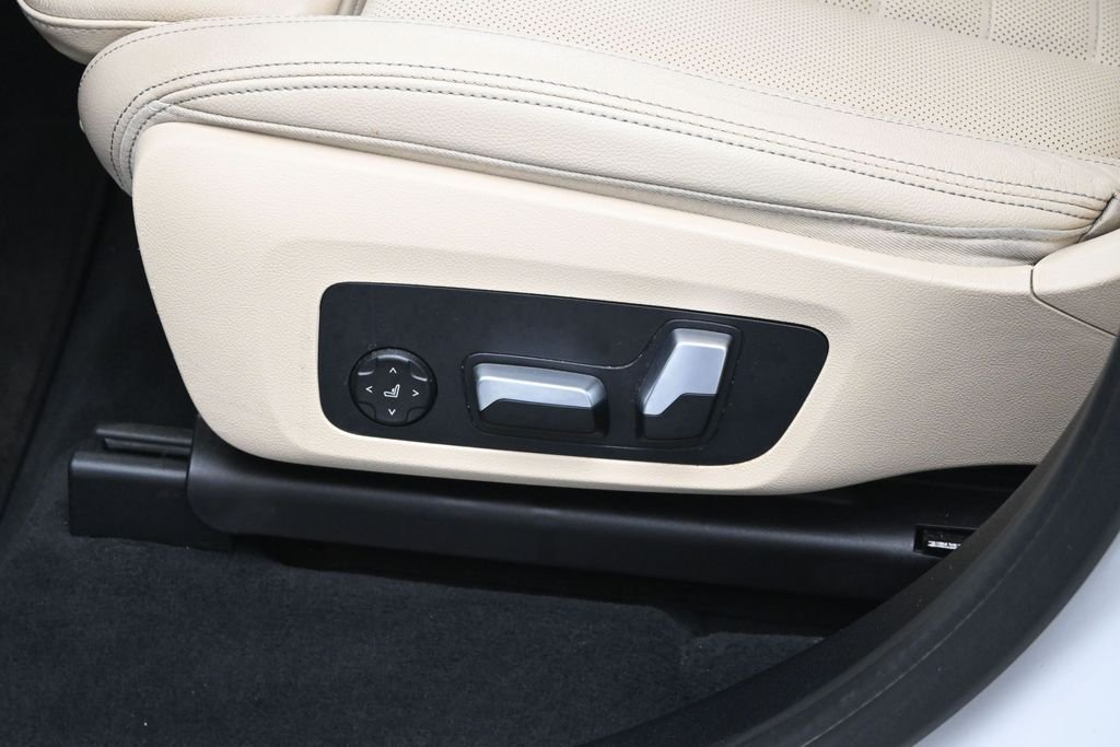 Certified Used 2020 White BMW sDrive30i image 10