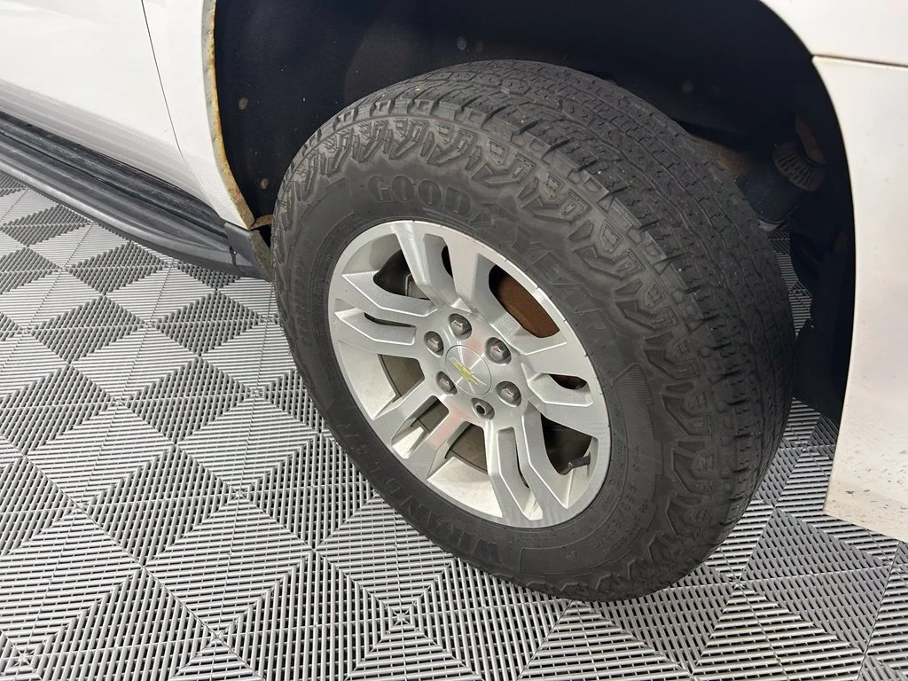 Used 2017 White Chevrolet LT image 23
