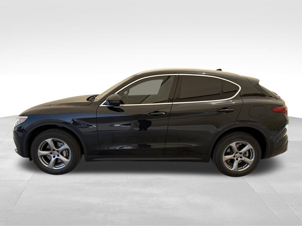 Used 2021 Black Metallic Alfa Romeo Sprint image 9