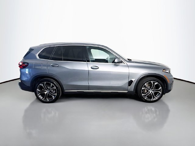 Used 2024 Skyscraper Grey Metallic BMW sDrive40i image 8