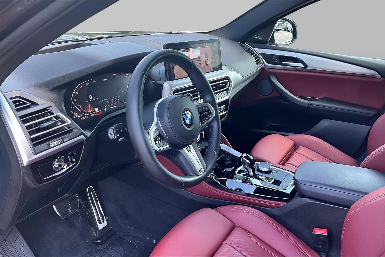 Certified Used 2025 Dark Graphite Metallic BMW xDrive30i image 17